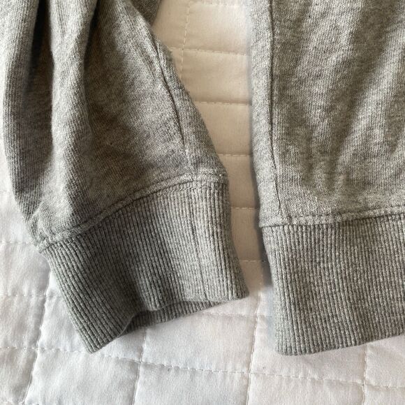 H&M DIVIDED Heart Embroidered Gray Sweatshirt Crewneck Pullover Size Small S - Picture 5 of 11